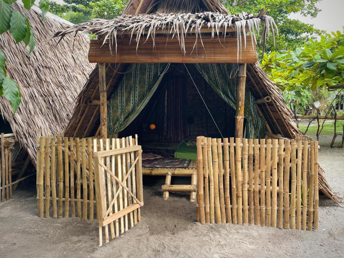 Tribal Huts Community Hostel Daanbantayan Szoba fotó
