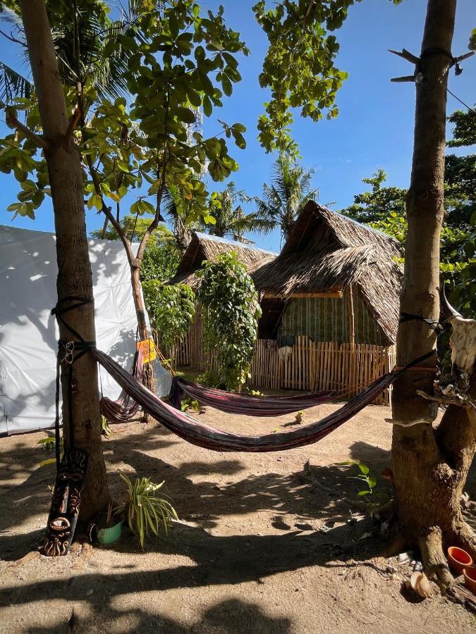 Tribal Huts Community Hostel Daanbantayan Kültér fotó