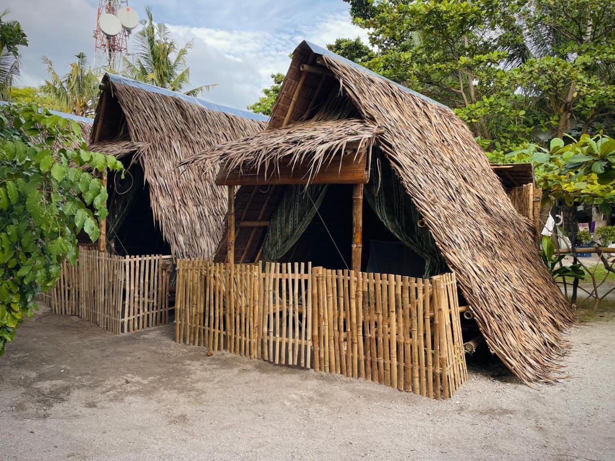 Tribal Huts Community Hostel Daanbantayan Kültér fotó