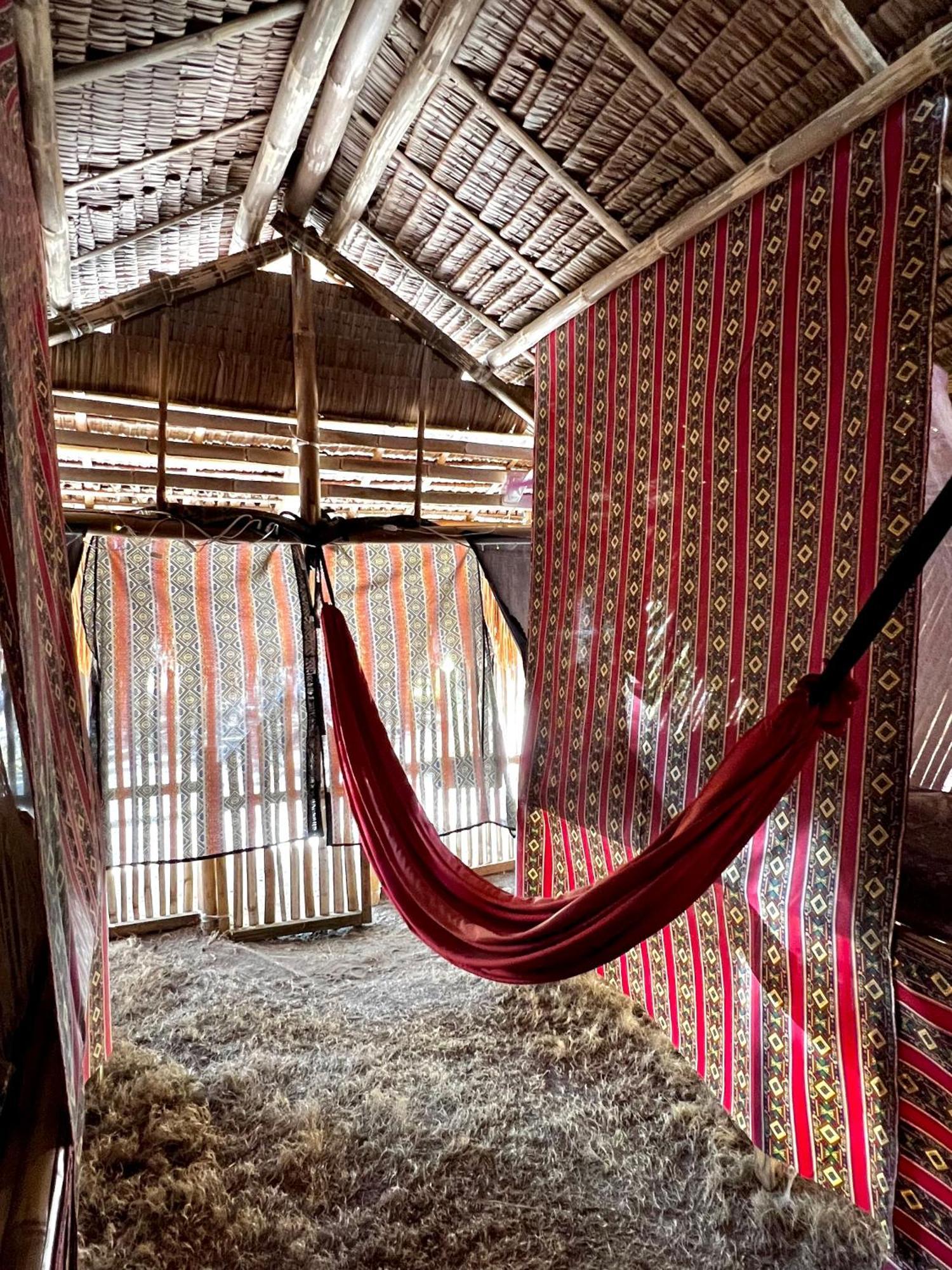 Tribal Huts Community Hostel Daanbantayan Kültér fotó