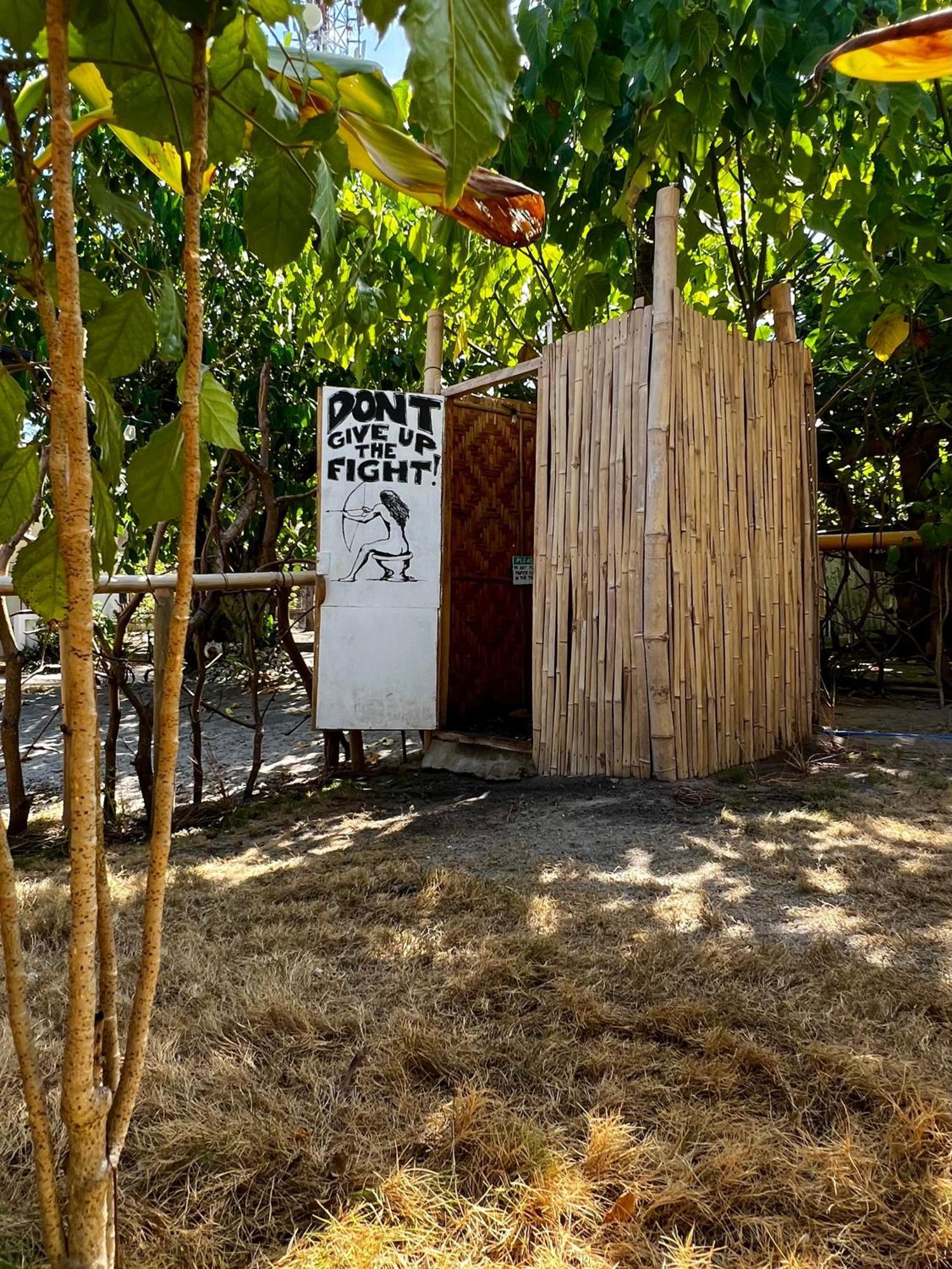 Tribal Huts Community Hostel Daanbantayan Kültér fotó