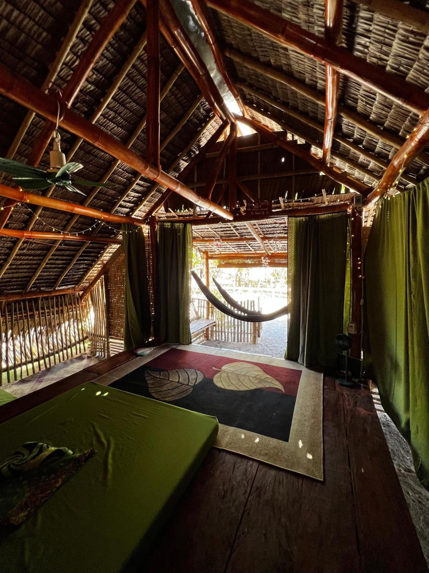 Tribal Huts Community Hostel Daanbantayan Szoba fotó