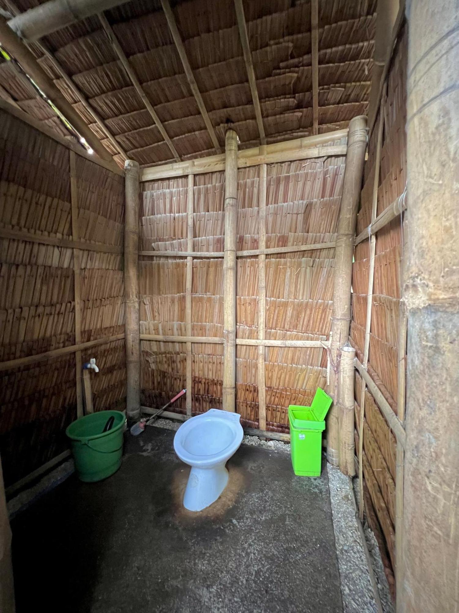 Tribal Huts Community Hostel Daanbantayan Szoba fotó