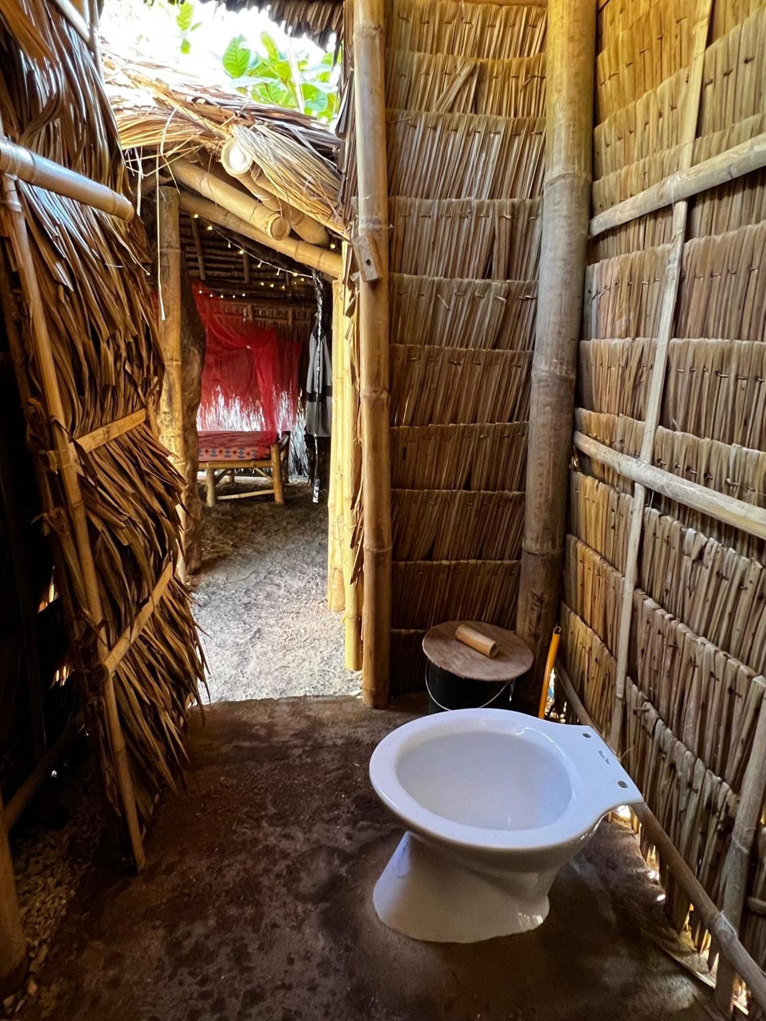 Tribal Huts Community Hostel Daanbantayan Szoba fotó
