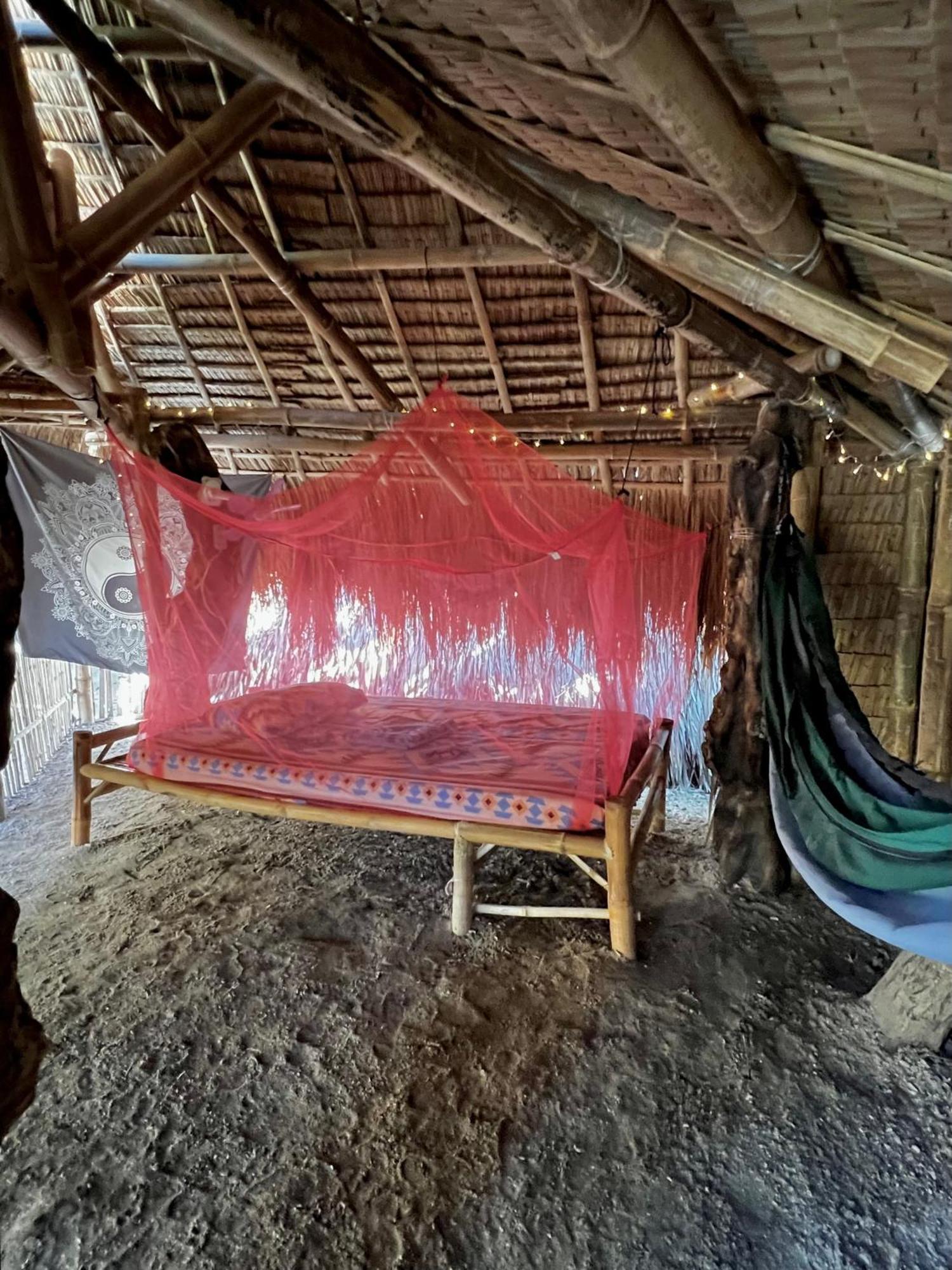 Tribal Huts Community Hostel Daanbantayan Szoba fotó