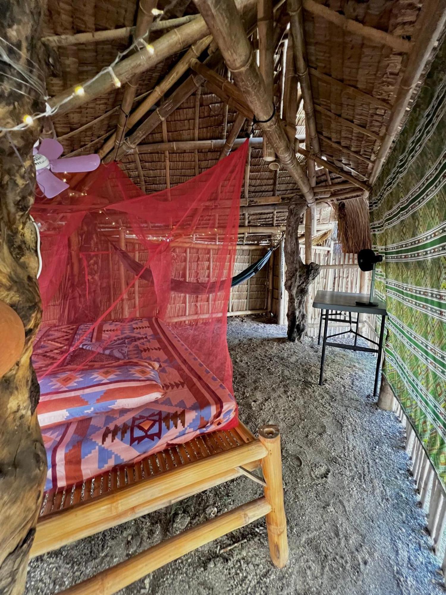 Tribal Huts Community Hostel Daanbantayan Kültér fotó