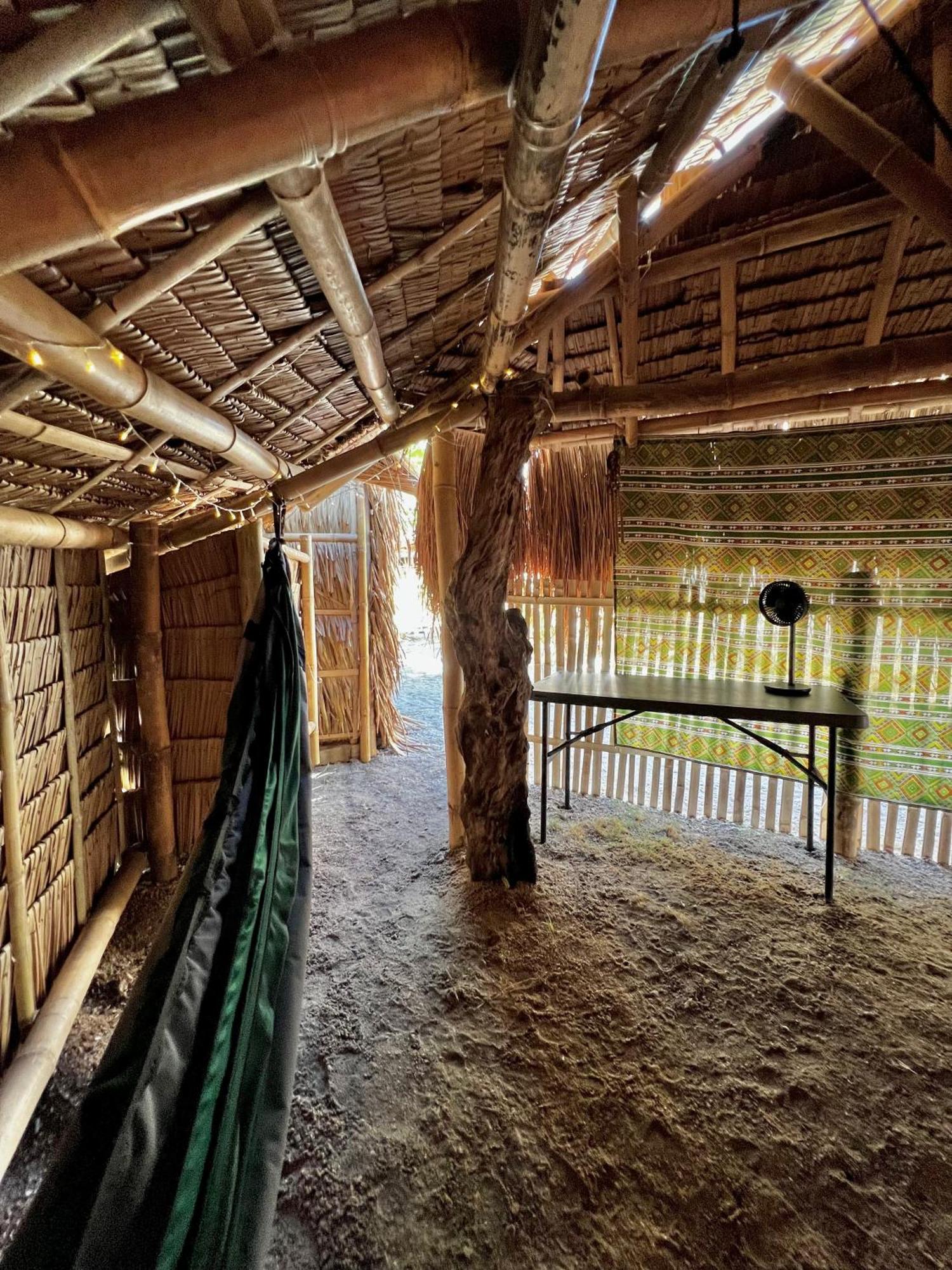 Tribal Huts Community Hostel Daanbantayan Szoba fotó